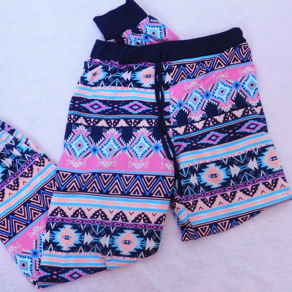 Girls Joggers / Capri Pant (ALWAYS FREE SHIPPING)